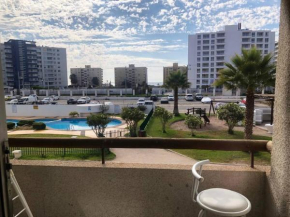 Vacaciones soñadas La Serena piscina y mar